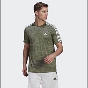 NWT adidas Men's 3 Stripe Tech Tee Moisture Wicking Fabric Relaxed Fit, M